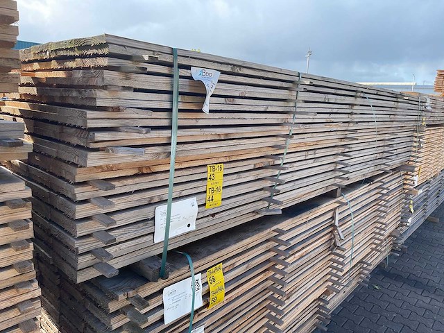 Douglas planken fijnbezaagd 4000x200x22mm (65x) - afbeelding 4 van  4