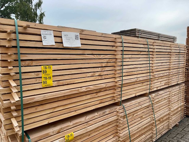 Douglas planken fijnbezaagd 4000x200x43mm (45x) - afbeelding 4 van  4