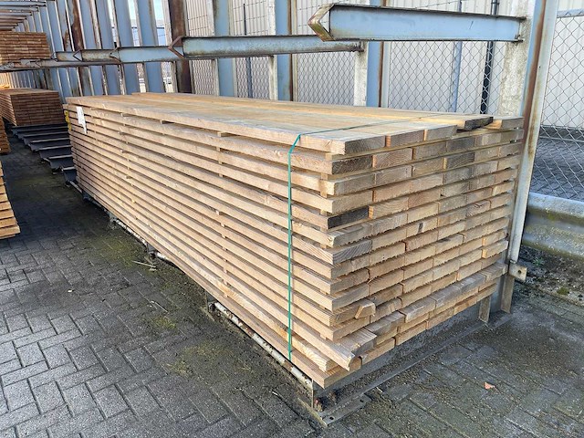 Douglas planken fijnbezaagd 4000x200x43mm (59x) - afbeelding 2 van  3