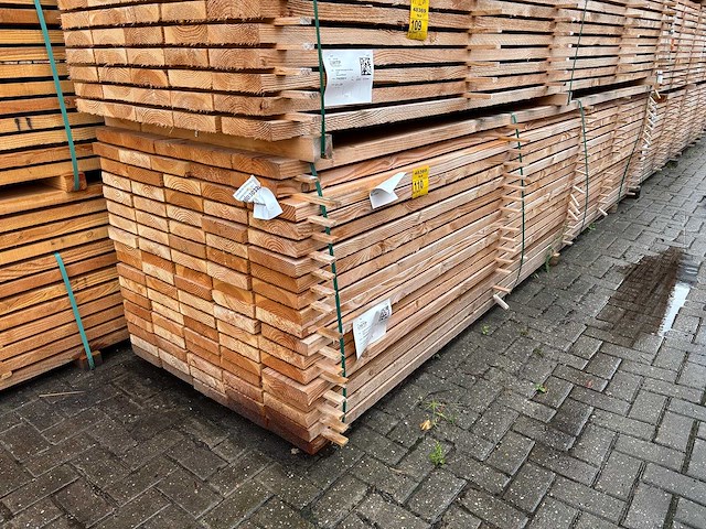 Douglas planken fijnbezaagd 4000x200x43mm (90x) - afbeelding 3 van  4