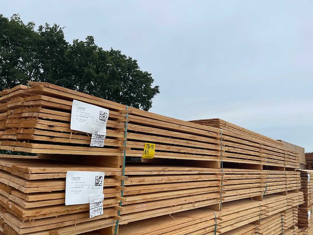Douglas planken fijnbezaagd 5000x200x18mm (60x) - afbeelding 4 van  4