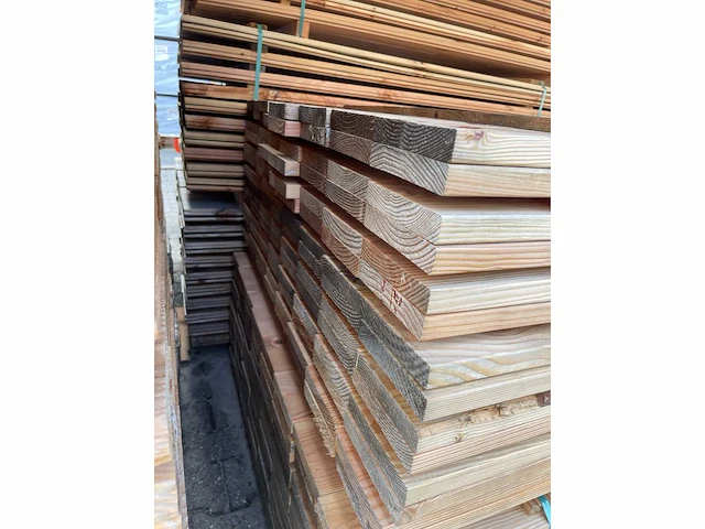 Douglas planken geschaafd 4000x138x24mm (120x) - afbeelding 3 van  3