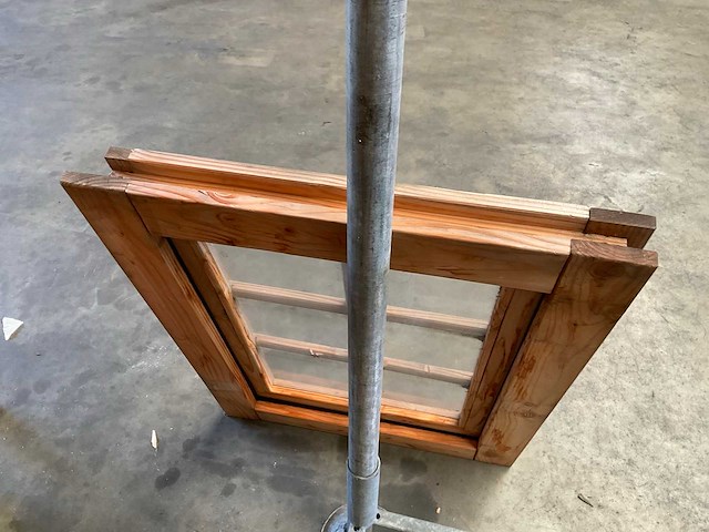 Douglas raam met kozijn - 70x90 cm - afbeelding 3 van  4