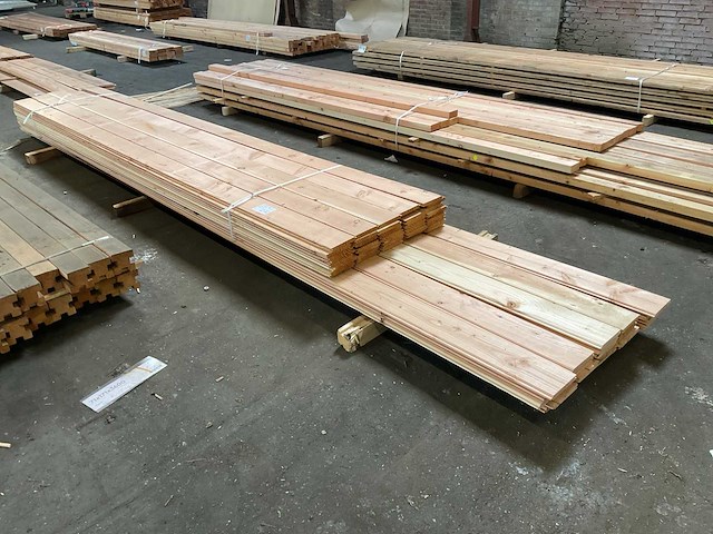 Douglas rabat 16x144x4000/5000 mm (65x) - afbeelding 1 van  3