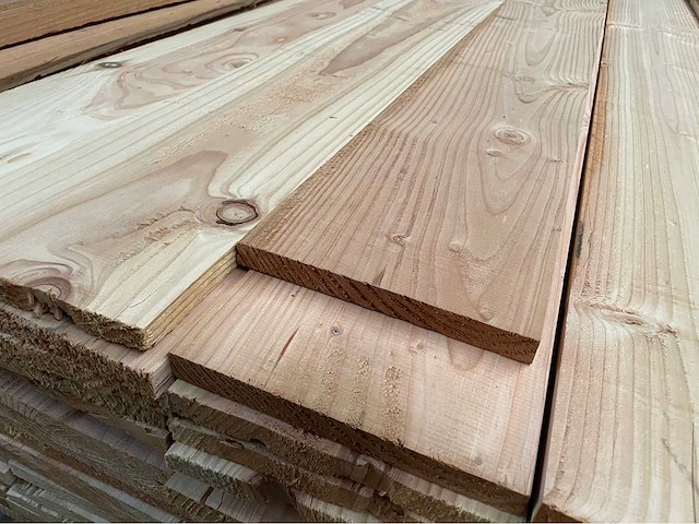 Douglas rechtkantige plank geschaafd - 300 cm (102x) - afbeelding 1 van  4