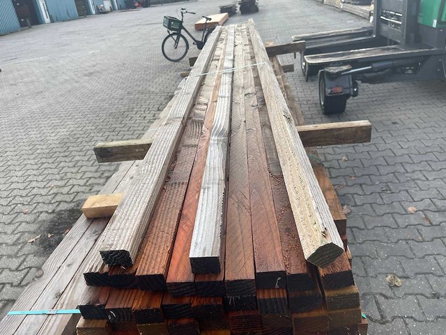 Douglas regels fijnbezaagd 3000-4000x45x25mm (39x) - afbeelding 1 van  3