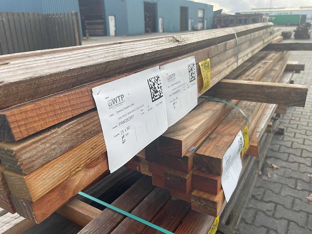 Douglas regels fijnbezaagd 3000-4000x45x25mm (39x) - afbeelding 2 van  3