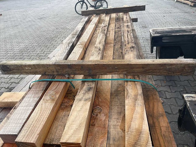 Douglas regels fijnbezaagd 3000x75x45mm (31x) - afbeelding 1 van  3