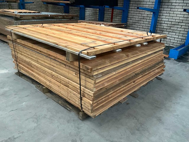 Douglas schutting fijnbezaagd 180x180 cm (12x) - afbeelding 1 van  5