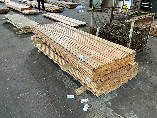 Douglas triple blank 26x140x2500 mm (63x) - afbeelding 1 van  7