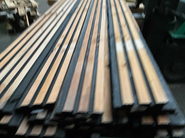 Douglas triple rhombusprofielplank 300-400x14,5x2,8 cm (50x) - afbeelding 11 van  11