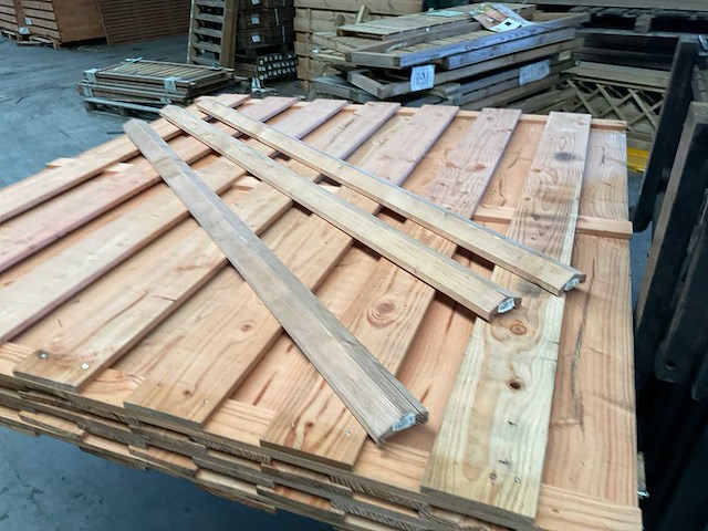 Douglas tuinscherm fijnbezaagd 18-planks - 180x180 cm (3x) - afbeelding 2 van  11