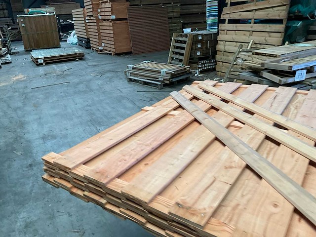 Douglas tuinscherm fijnbezaagd 18-planks - 180x180 cm (3x) - afbeelding 11 van  11