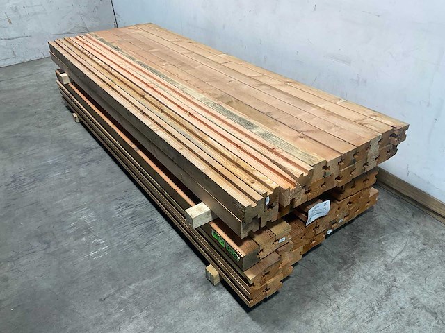 Douglas tussenpaal met sponning 300x9,5x9,5 cm (24x) - afbeelding 1 van  10