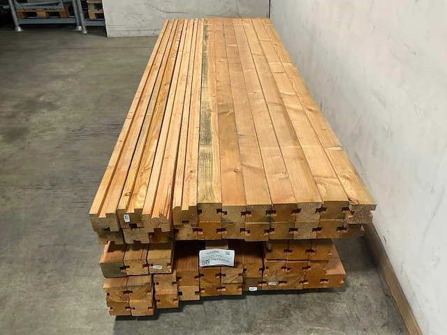 Douglas tussenpaal met sponning 300x9,5x9,5 cm (24x) - afbeelding 4 van  10