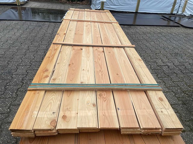 Douglas veer en groef 4000x130x18mm (26x) - afbeelding 1 van  3
