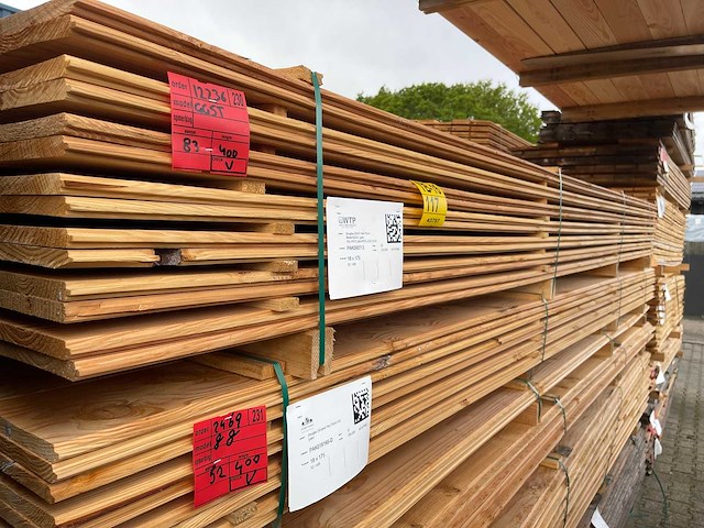 Douglas veer en groef 4000x185x18mm (83x) - afbeelding 1 van  3