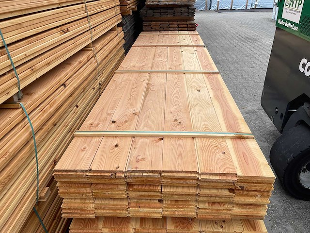 Douglas veer en groef 4000x185x18mm (90x) - afbeelding 1 van  3