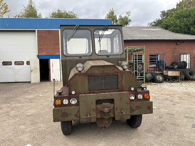 Douglas vliegtuigtrekker – militair legervoertuig t-62-dxl - afbeelding 13 van  14