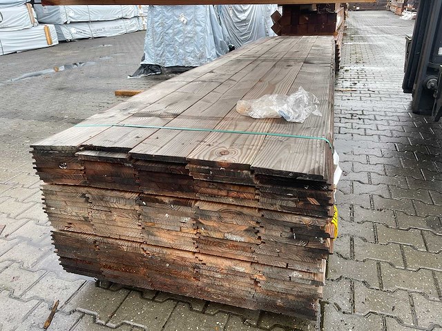 Douglas wisselsponning/halfhoutsrabat 4000x190x18mm (135x) - afbeelding 1 van  3