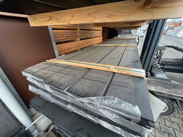 Douglas wisselsponning/halfhoutsrabat zwart gecoat 4000x190x18mm (50x) - afbeelding 1 van  3