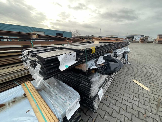 Douglas wisselsponning/halfhoutsrabat zwart gecoat 6000x190x18mm (36x) - afbeelding 2 van  3