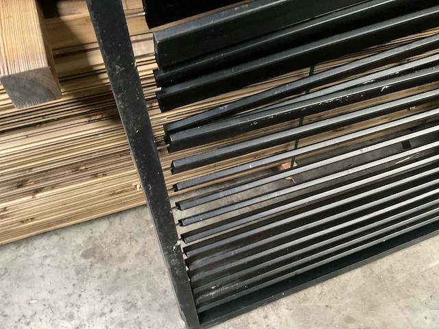 Douglas zwart gespoten shutterscherm 120x225 cm (2x) - afbeelding 6 van  13