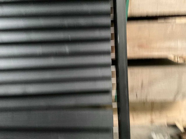 Douglas zwart gespoten shutterscherm 120x225 cm (2x) - afbeelding 3 van  13