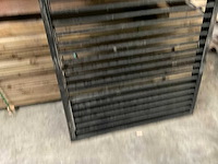 Douglas zwart gespoten shutterscherm 120x225 cm - afbeelding 7 van  12