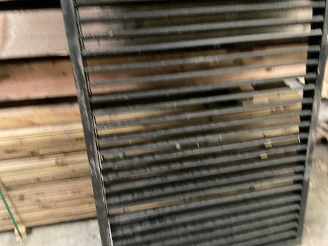 Douglas zwart gespoten shutterscherm 120x225 cm - afbeelding 8 van  12