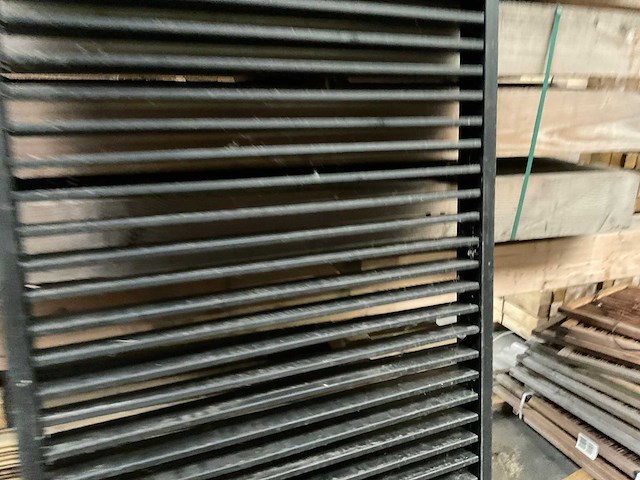 Douglas zwart gespoten shutterscherm 120x225 cm - afbeelding 2 van  12