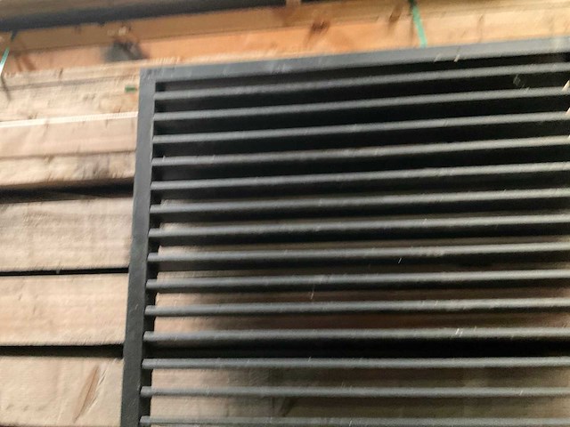 Douglas zwart gespoten shutterscherm 120x225 cm - afbeelding 9 van  11