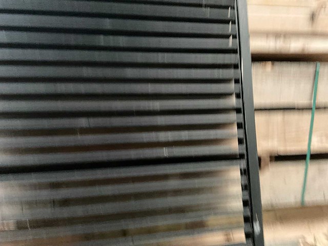 Douglas zwart gespoten shutterscherm 120x225 cm - afbeelding 8 van  11