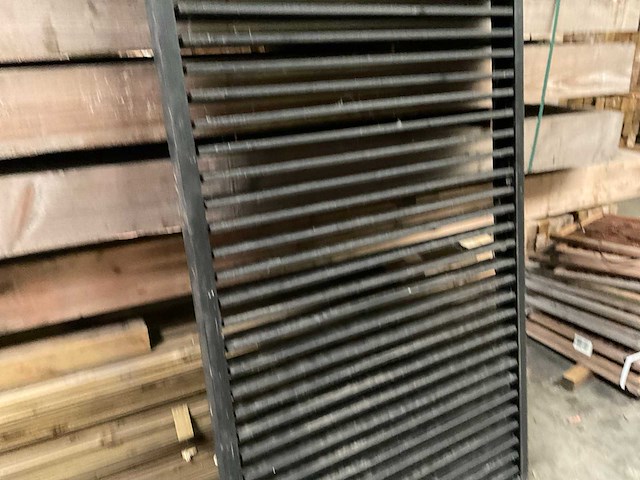 Douglas zwart gespoten shutterscherm 120x225 cm - afbeelding 9 van  12