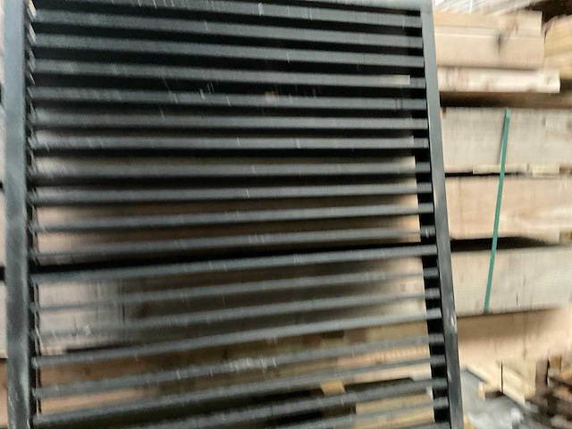 Douglas zwart gespoten shutterscherm 120x225 cm - afbeelding 2 van  12