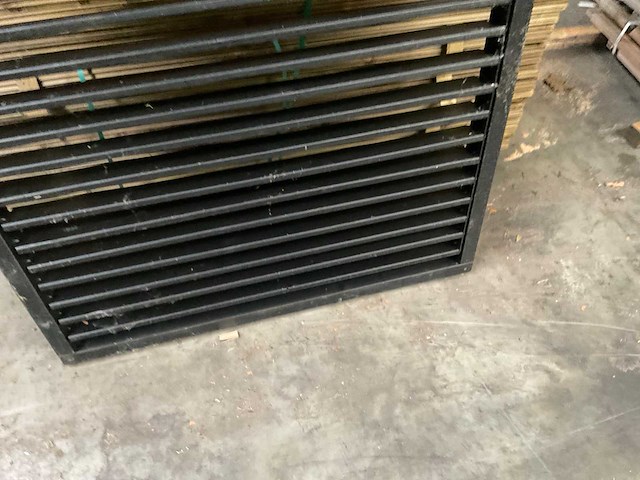 Douglas zwart gespoten shutterscherm 120x225 cm - afbeelding 4 van  10