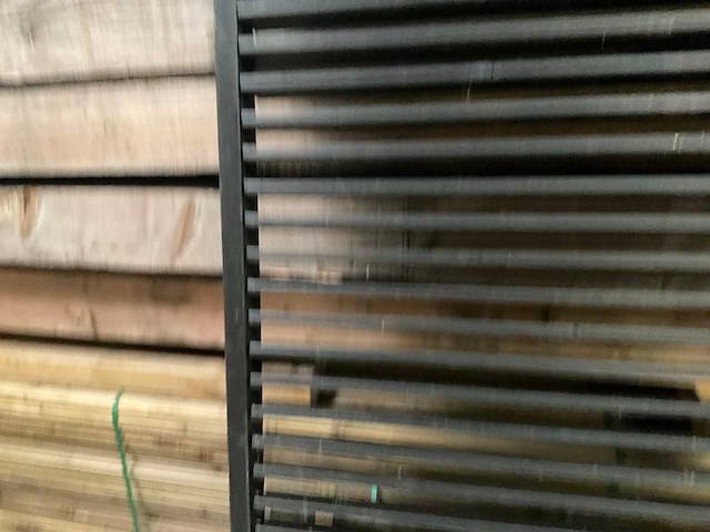 Douglas zwart gespoten shutterscherm 120x225 cm - afbeelding 10 van  10