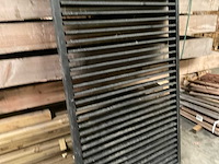 Douglas zwart gespoten shutterscherm 120x225 cm - afbeelding 9 van  12