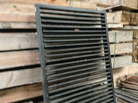 Douglas zwart gespoten shutterscherm 120x225 cm - afbeelding 12 van  12