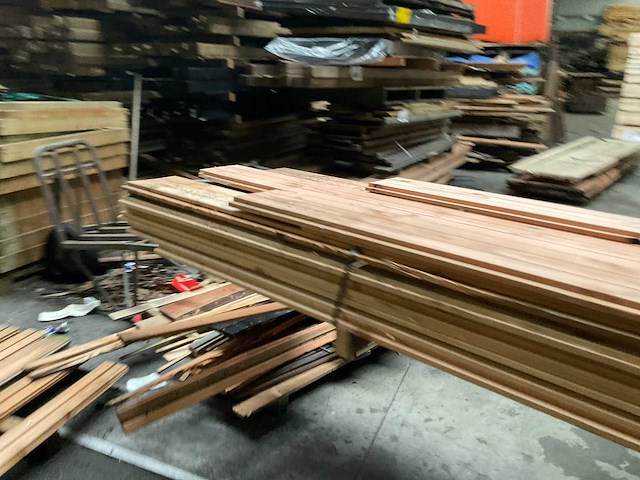 Douglas zweeds rabat - 370x19,5x2,5-1,1 cm (26x) - afbeelding 3 van  7