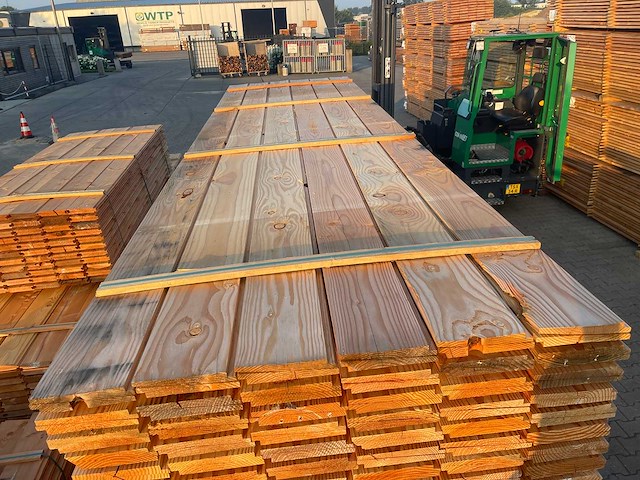 Douglas zweeds rabat 4000x190x26mm (120x) - afbeelding 1 van  3