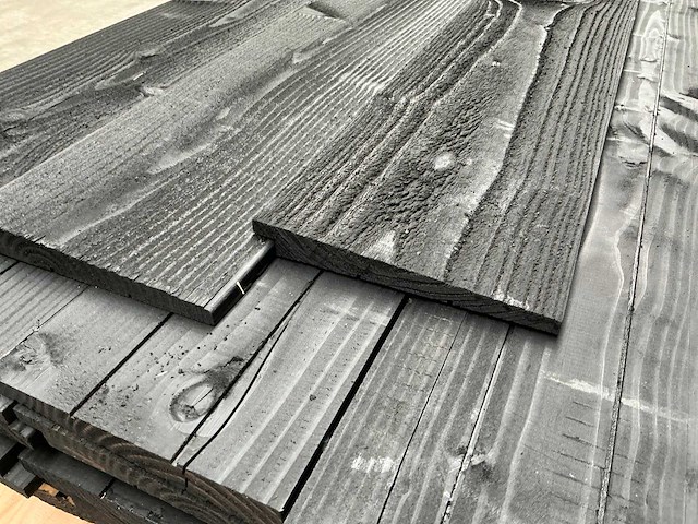 Douglas zweeds rabat gespoten zwart - 300 cm (100x) - afbeelding 1 van  2