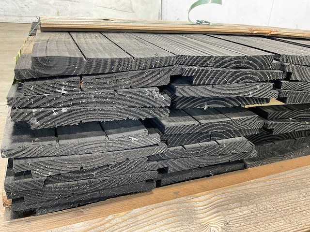 Douglas zweeds rabat zwart 52,9x19,5x1,1-2,7 cm (57x) - afbeelding 2 van  3