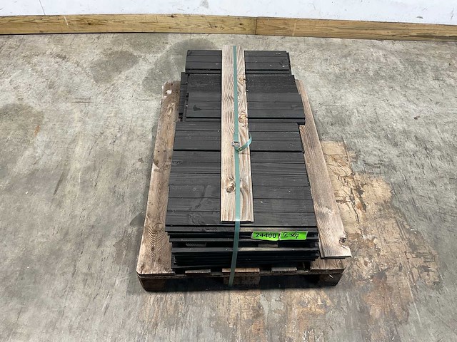 Douglas zweeds rabat zwart 52,9x19,5x1,1-2,7 cm (57x) - afbeelding 1 van  5