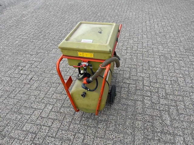 Douven - fustenreiniger - veldspuit - afbeelding 2 van  5