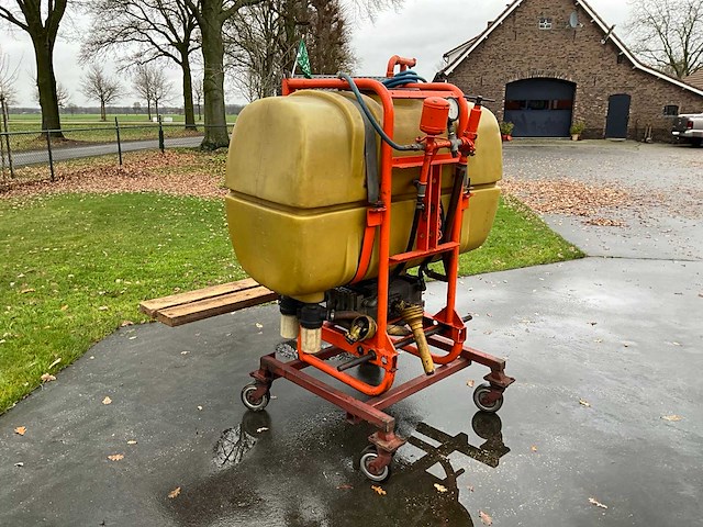 Douven spuittank - afbeelding 3 van  7
