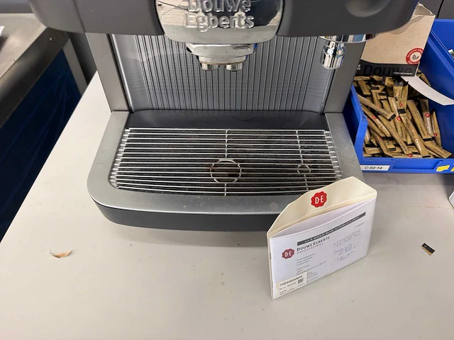 Douwe egberts excellence touch exp professionele koffieautomaat - afbeelding 2 van  7