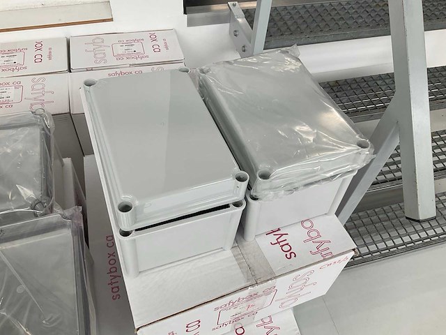 Dozen a 4 stuks safybox ca32 en ca32s industriële behuizing (13x) - afbeelding 5 van  6