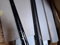 Dozen met assortiment poten, schroeven ed. - afbeelding 5 van  5