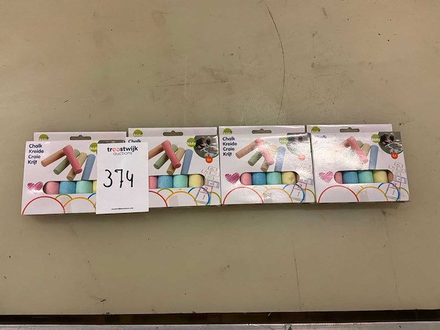 Dozen met stoepkrijt (16x) - afbeelding 1 van  3